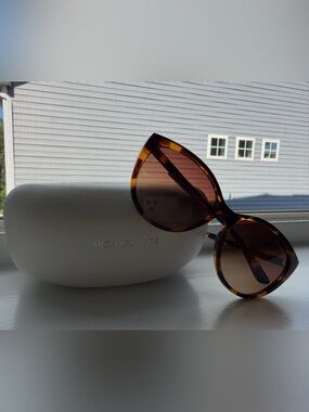 Michael Kors MK2167 Adrianna II Tortoise Cat Eye Sunglasses NWT
